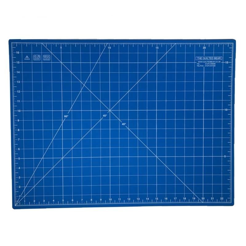 Base da taglio Quilted bear blu - 60 x 45 cm